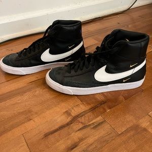 Nike blazers Womens 8.5